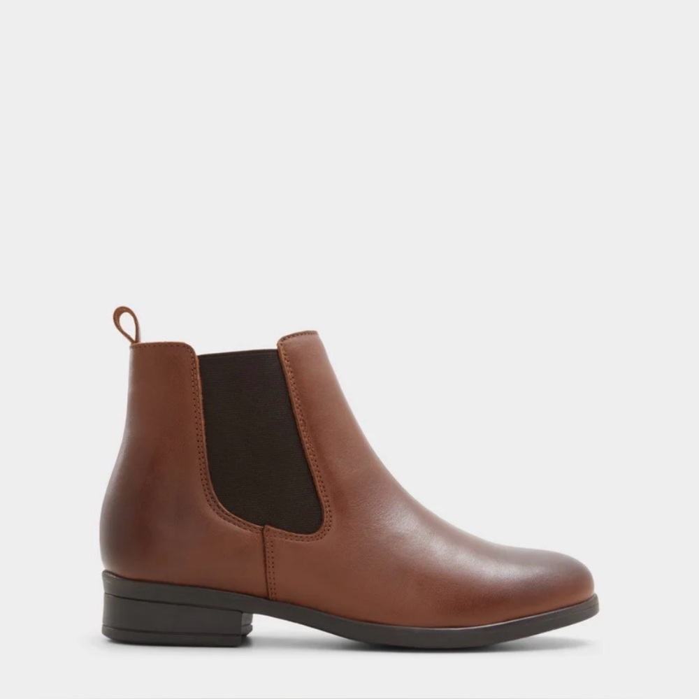 Aldo Brown Chelsea Ankle Boots size 8 in pristine condition new boots NWOT